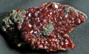 3. Granato grossularia